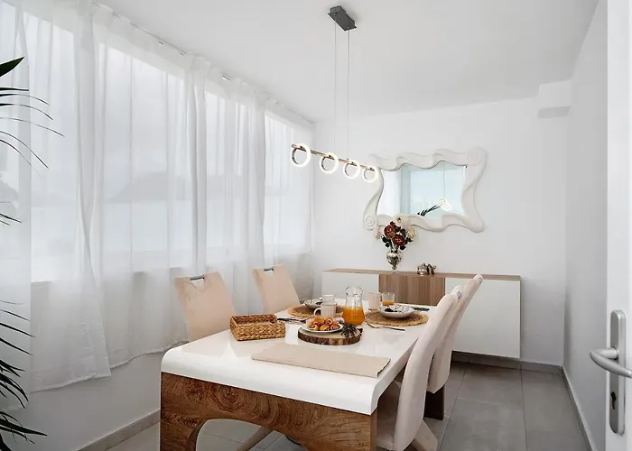 Khaleesi فيلة بلايا بلانكا